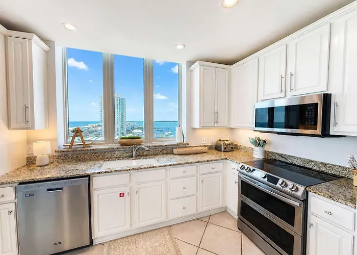 Luxury Lagoon Getaway Corner Unit Amazing View Holiday home