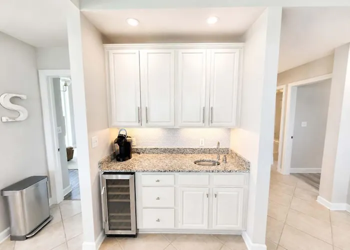 Luxury Lagoon Getaway Corner Unit Amazing View Holiday home
