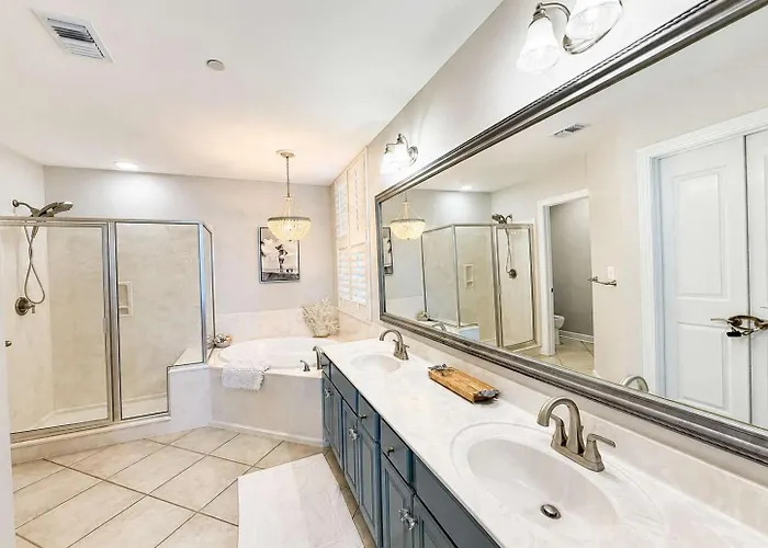 Holiday home Luxury Lagoon Getaway Corner Unit Amazing View