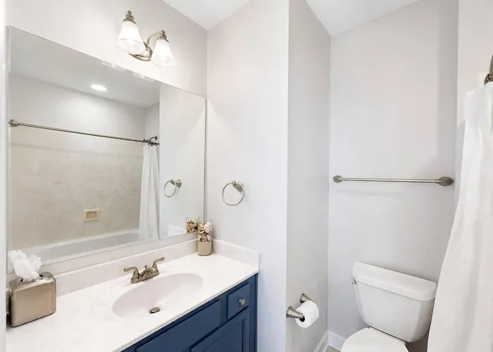 Luxury Lagoon Getaway Corner Unit Amazing View *