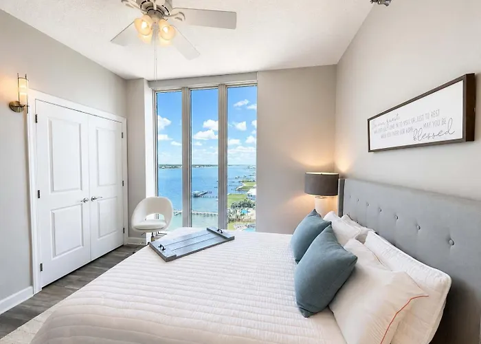 Holiday home Luxury Lagoon Getaway Corner Unit Amazing View *
